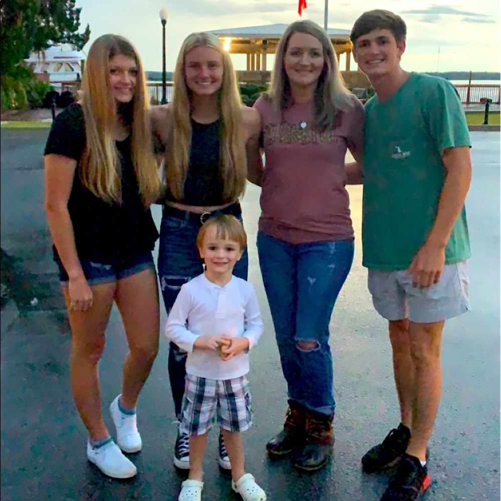 Meet your Posher, Ashley